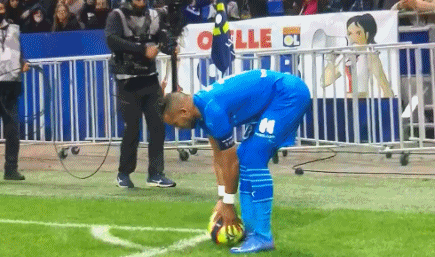 （粤港澳全运会）网球男子单打：奥运亚军张之臻战胜对手晋级