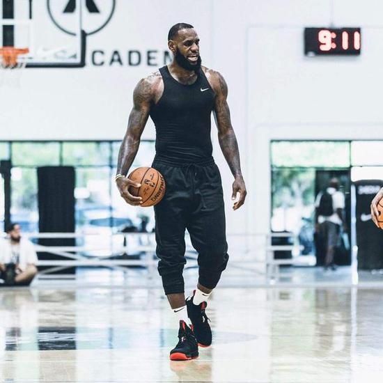 普利希奇：两天前我像死在床上了一样，很高兴来到了这里（普利希奇：两天前还病倒在床，如今能来到这里让我很开心）