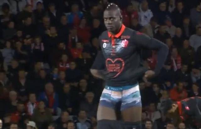 守不住！巴萨过去16场比赛有15场比赛球门失守，仅1场零封