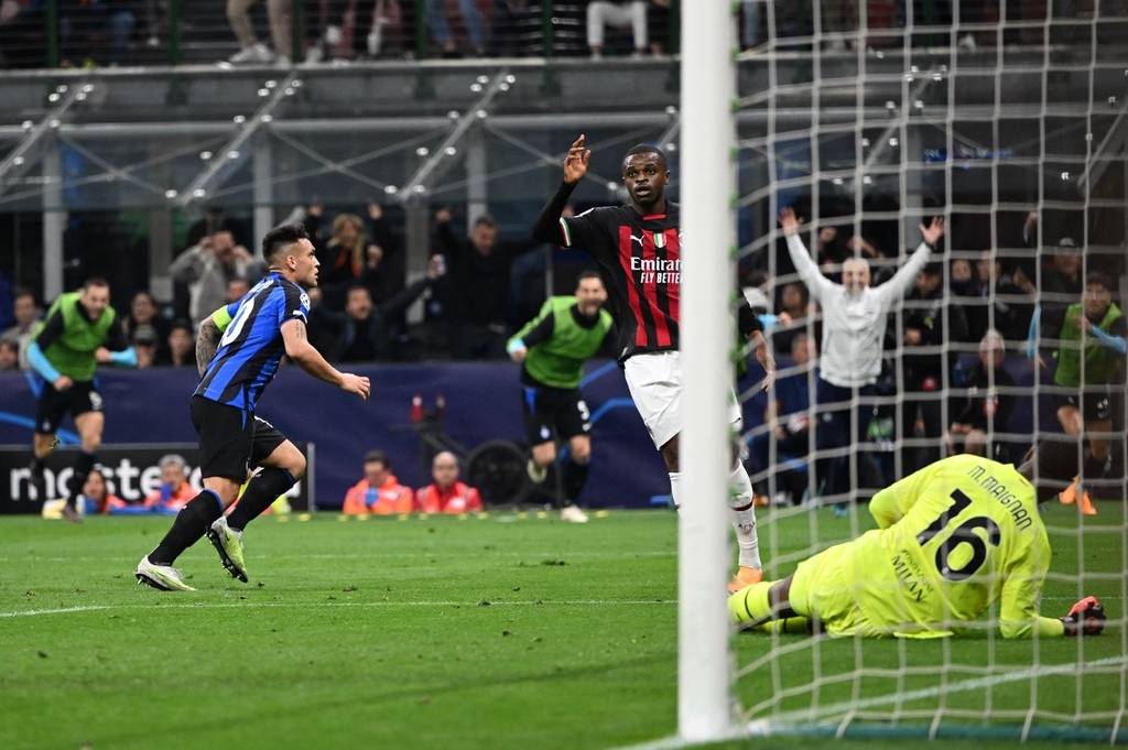 记者：斯卡洛尼将带着大力神杯参加世界杯抽签仪式