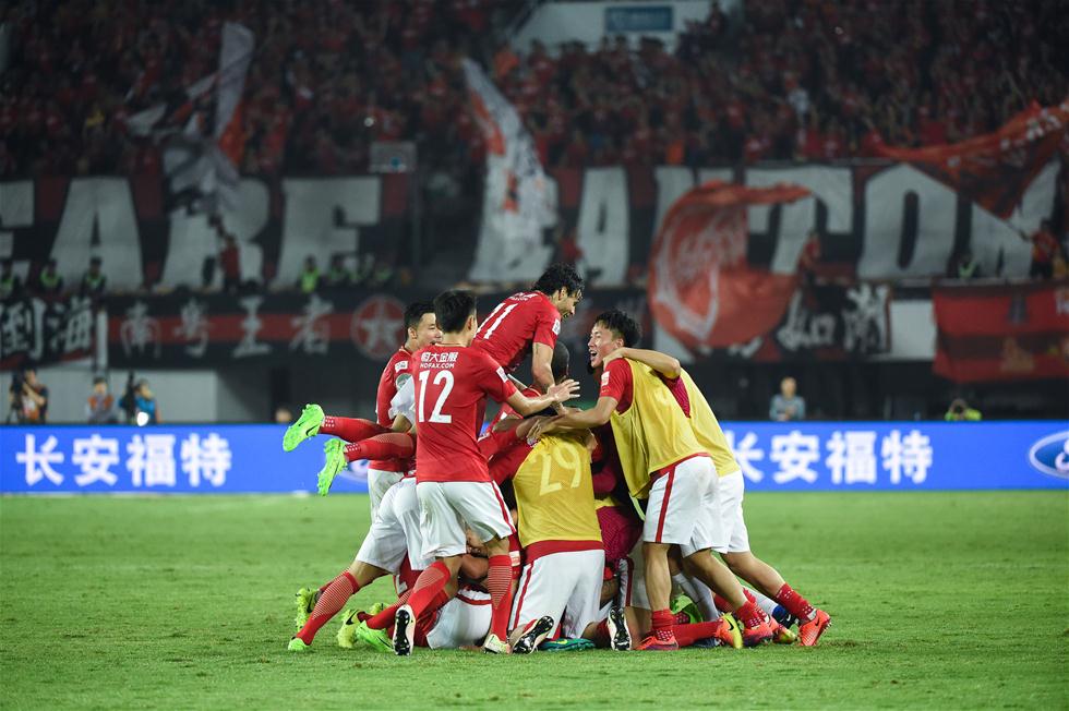 河南球迷在看台打出TIFO：United as one，we make history