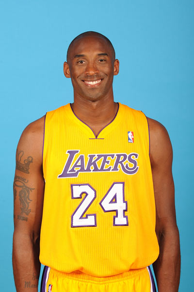 杰伦·约翰逊半场三双创纪录，成道格·里弗斯后首人（杰伦·约翰逊半场砍下三双刷新纪录，成为里弗斯以来第一人）